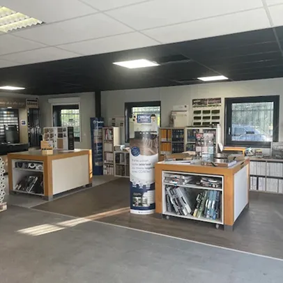 interieur magasin de peinture à Magnanville dans les Yvelines 78